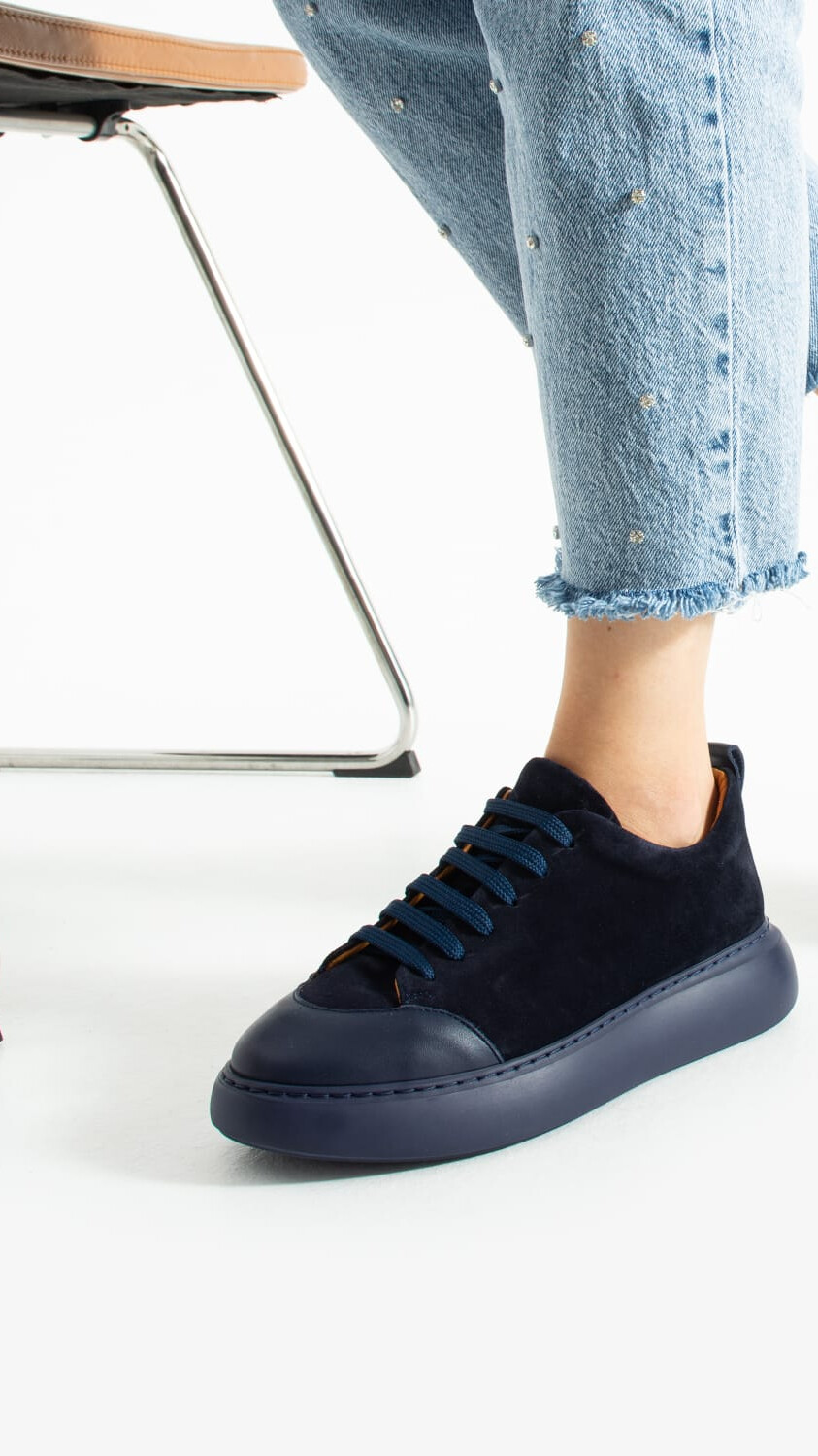 SNEAKER